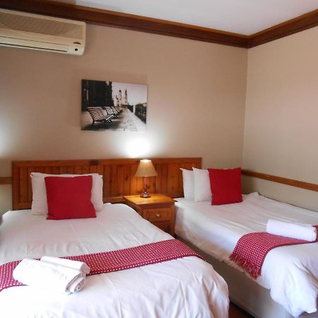 Oakwood Lodge บลูมฟอนเทน ภายนอก รูปภาพ