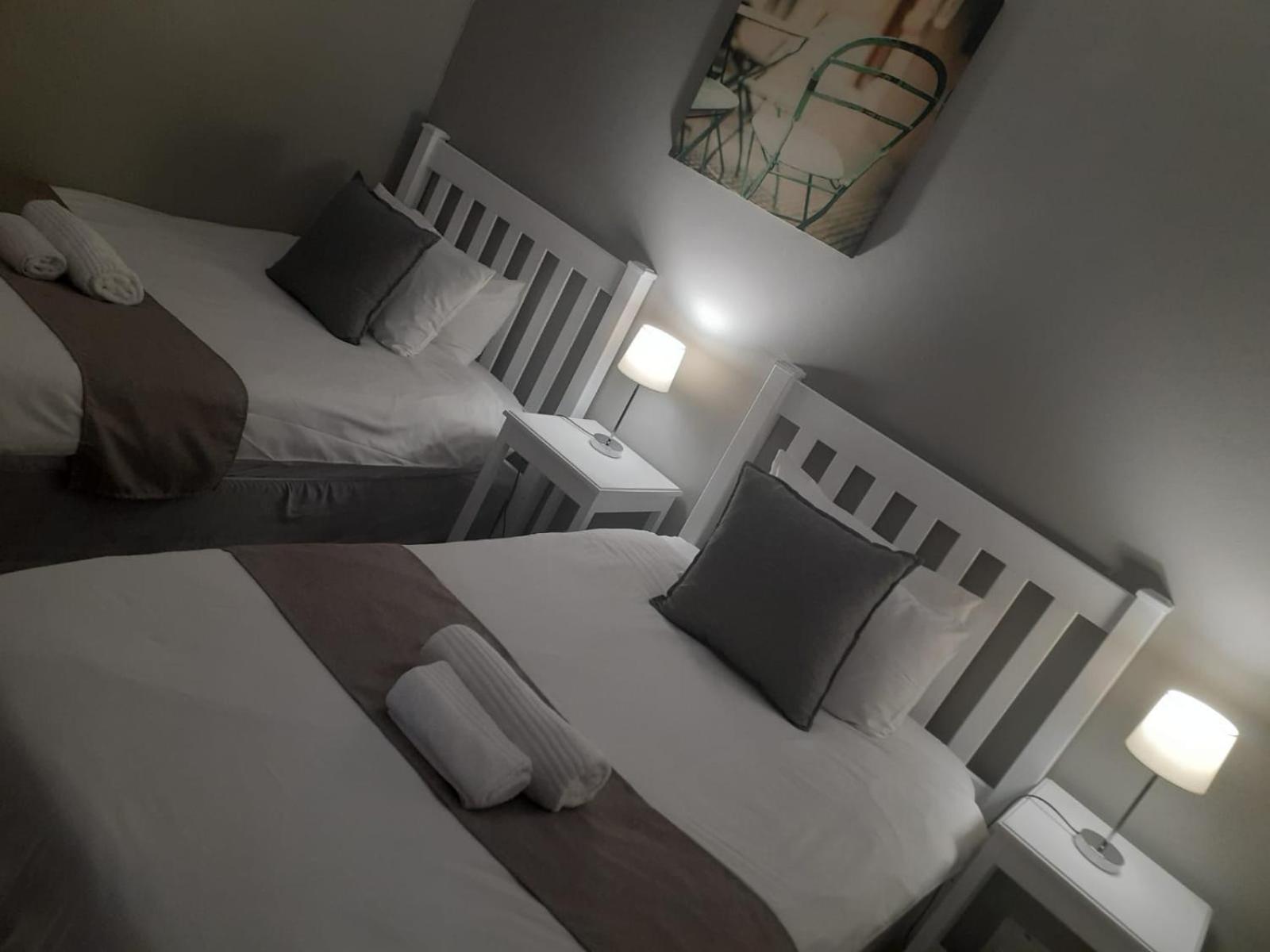 Oakwood Lodge บลูมฟอนเทน ภายนอก รูปภาพ A room at the hotel